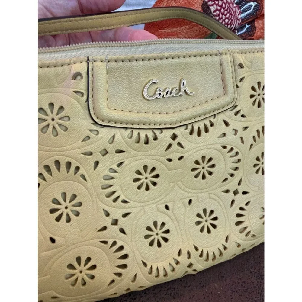 Coach Ashley Daisy Lace leather laser cut large wristlet bag yellow 2010’s VGUC